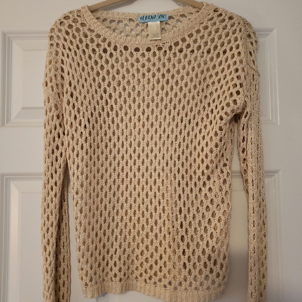 Cute netted sweater